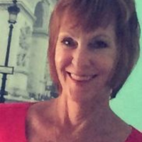 Professional organizer Maureen Myers, founder of Chic Home Inspiration and creator of practical home organization systems and decorating resources.